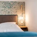 Stay Cooper Guesthouse zum Loewen
